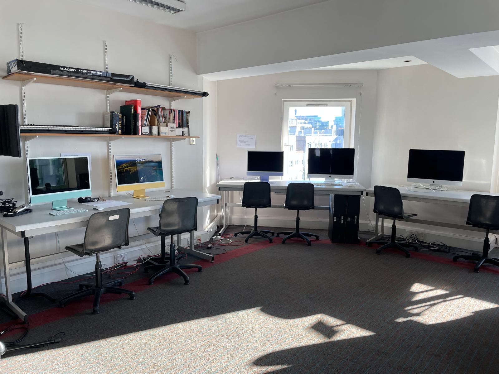 Picture (number 5) of the lab